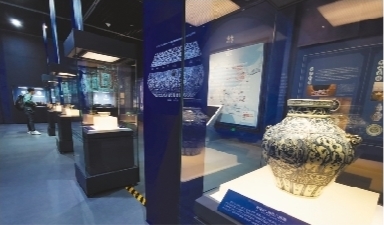 辽博全息展柜让“青花瓷”动起来