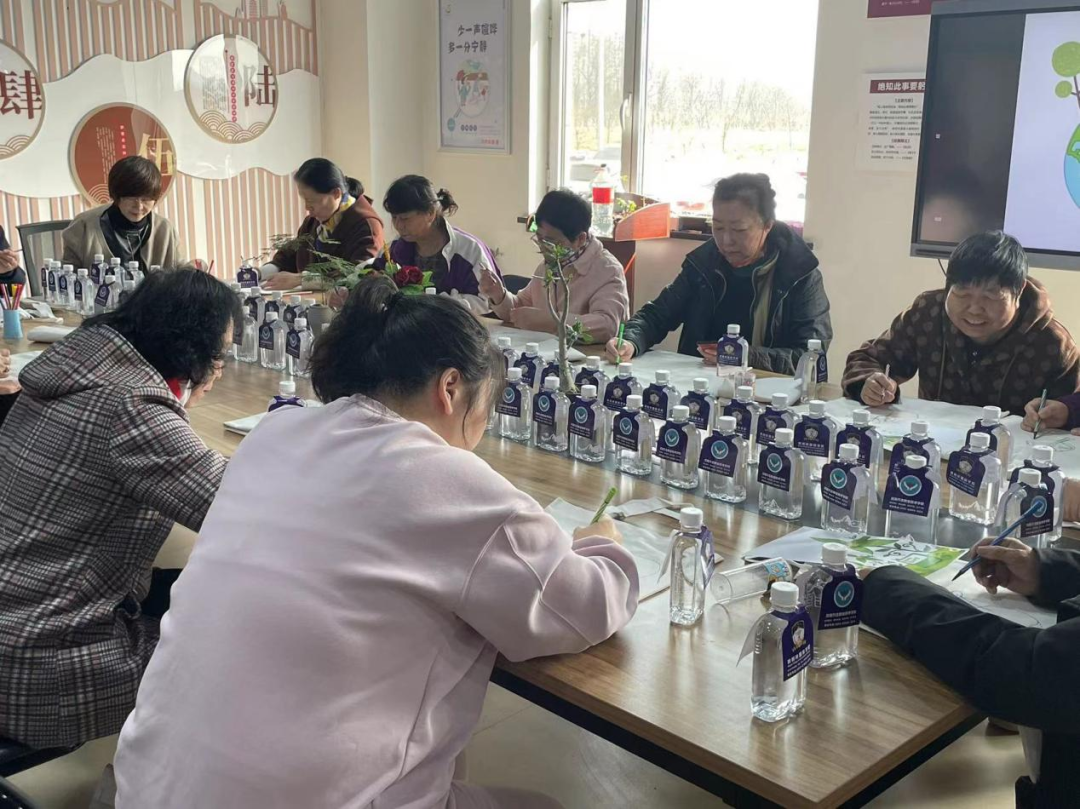 白塔街道府城社区：巧手绘环保 文明“袋”回家