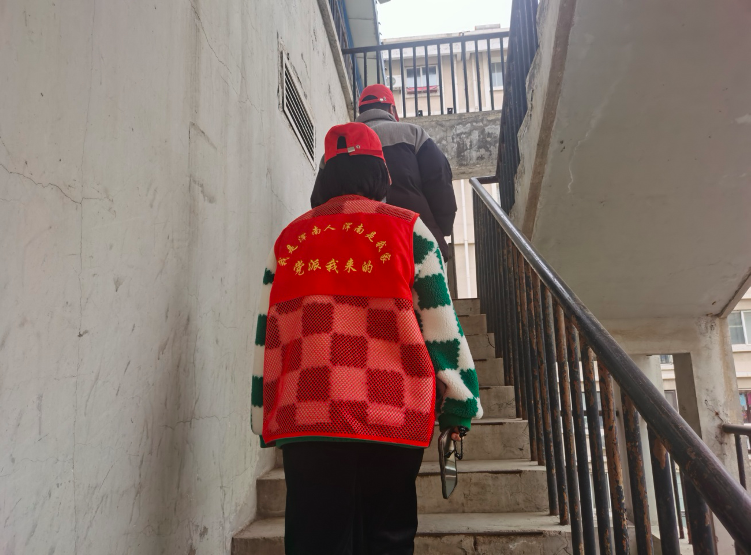 浑河站东街道糖厂子社区:居民有“困难”就找“网格员”