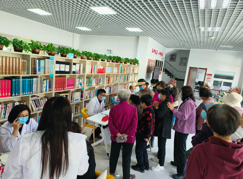 五三街道九里社区开展“关爱母亲 守护健康”义诊活动