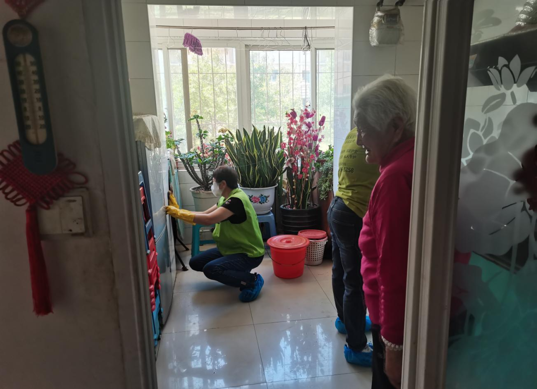 浑河站东街道糖厂子社区全面推进“品质养老进万家”老年人家庭照护服务