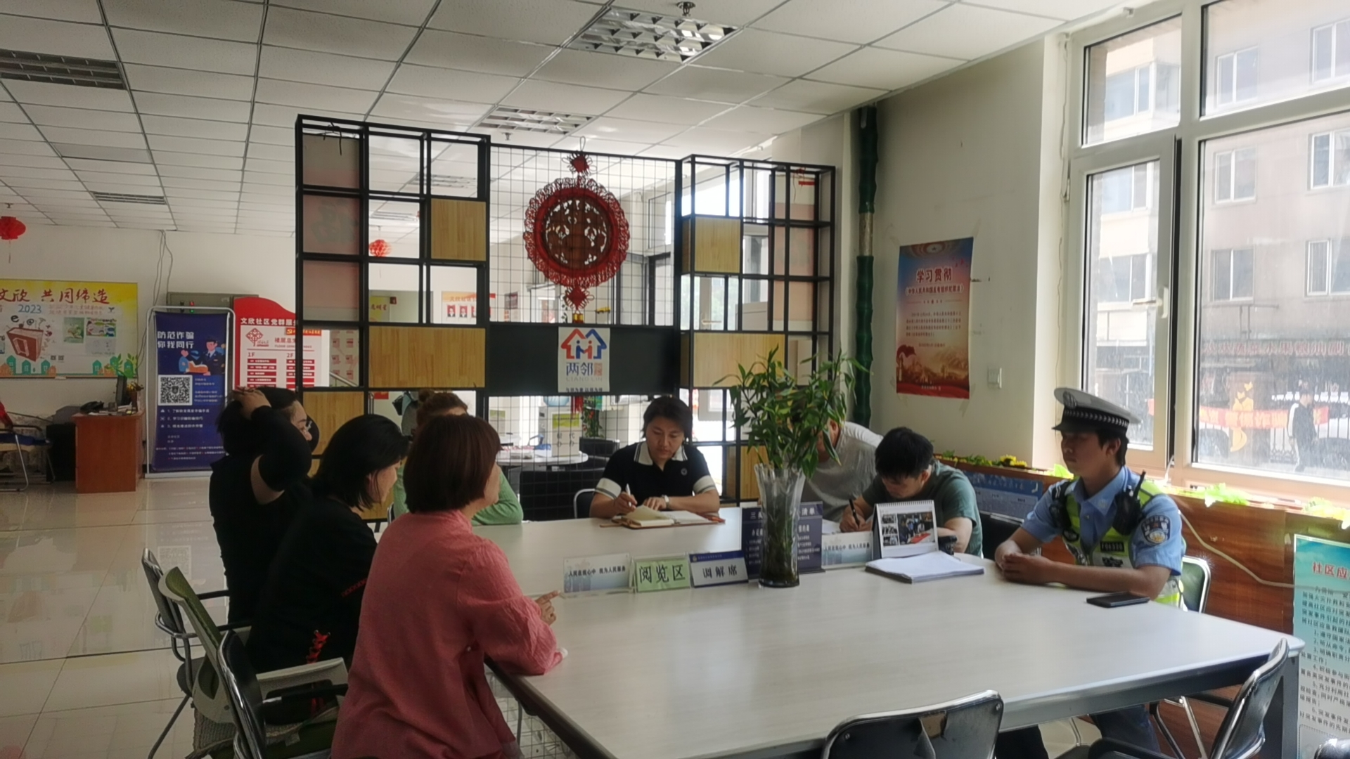 东湖街道文欣社区开展“助力高考 情暖学子”志愿服务活动