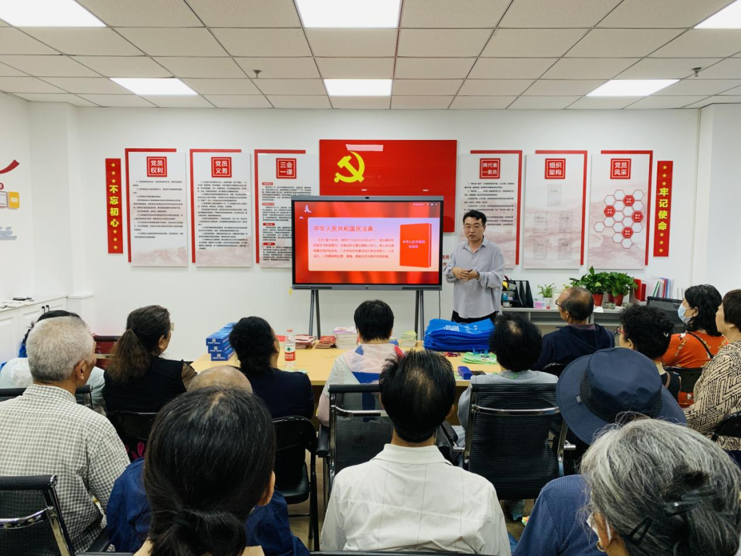 白塔街道廊桥社区：律师团队进社区?普法惠民零距离