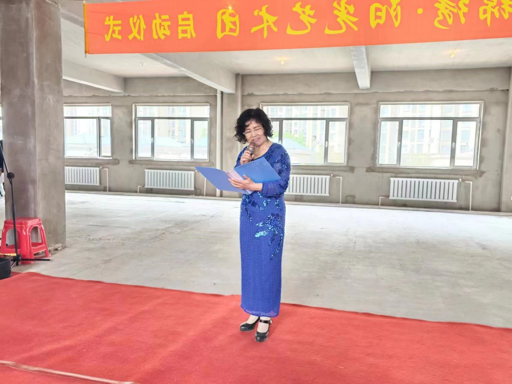 东湖街道锦绣社区举办“诗韵满中华，书香筑社区”诗歌朗诵会