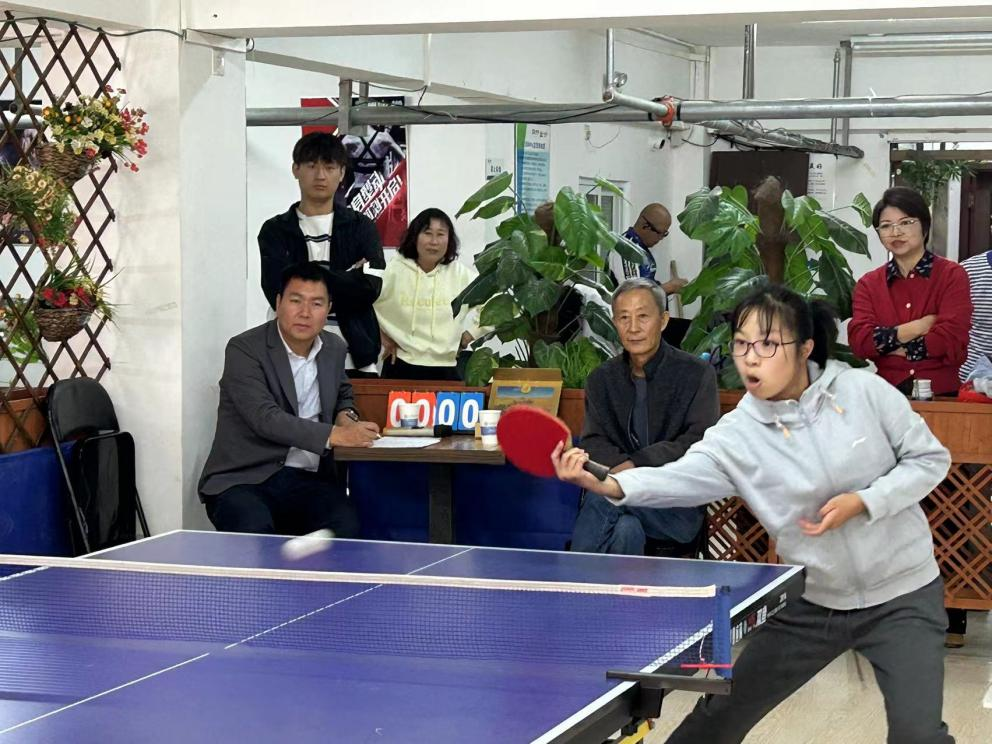 浑河站东街道沈营路社区举办第一届“乒乓传温情 邻里促和谐”乒乓球大赛