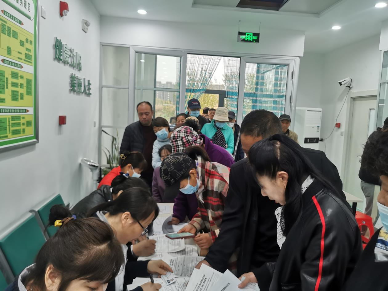 桃仙街道桃源社区：健康筛查进社区 爱心义诊暖邻心