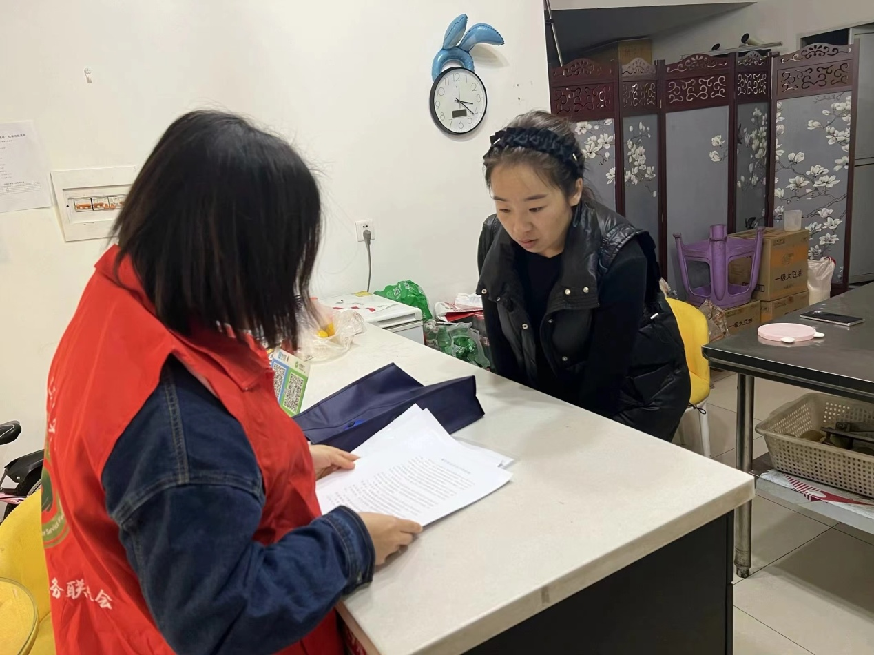 东湖街道恒大江湾社区：燃气安全进商户 隐患排查保平安