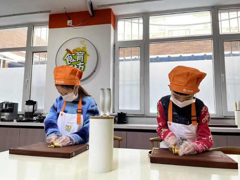 小小志愿者,社区送温暖!浑河站东街道世纪新城社区联合浑南二校开展幸福教...