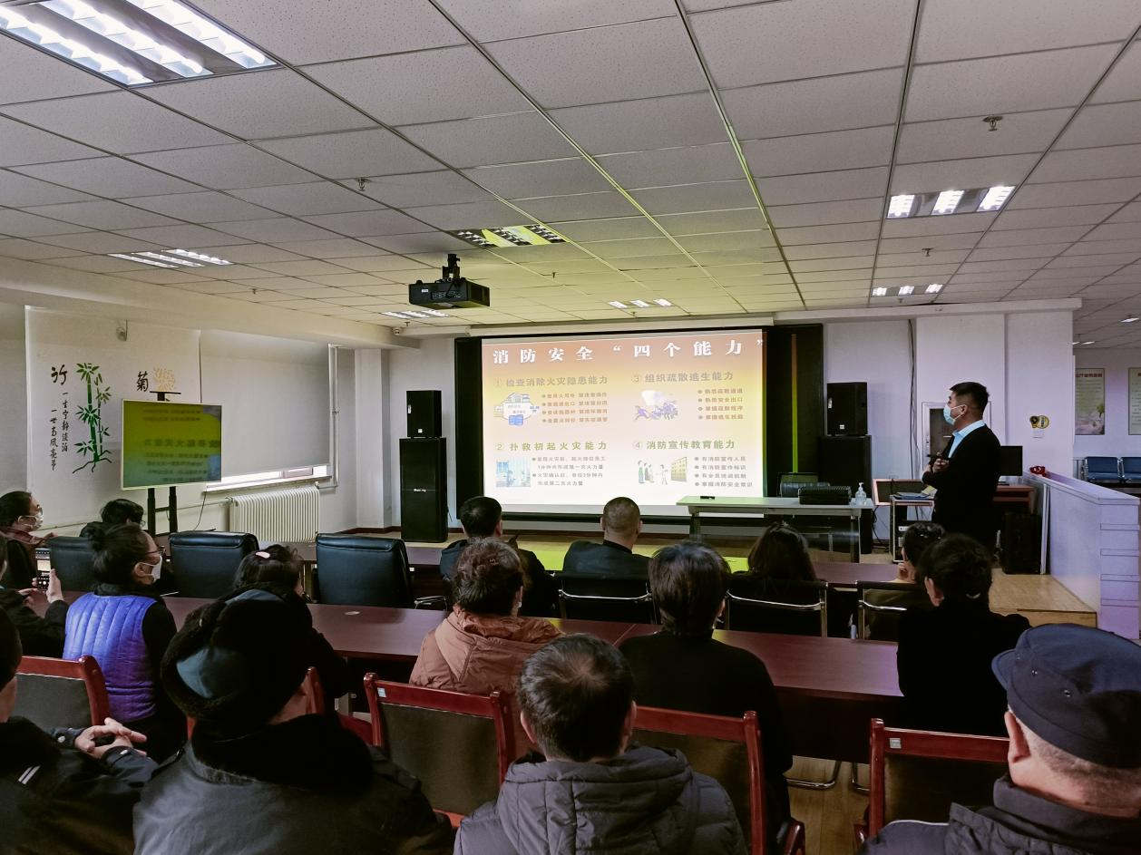 白塔街道百荷社区开展安全生产大排查 守好双节安全关