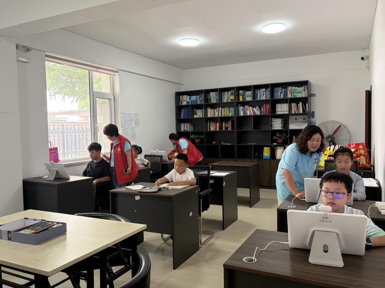 暖心公益课堂走进东湖街道盛和祥社区守护少年快乐成长(图1)