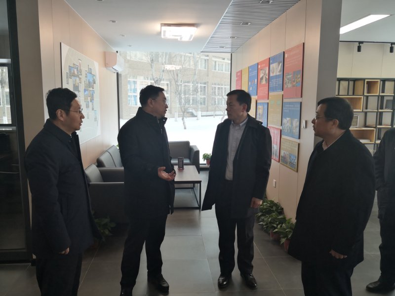 浑南区委书记单义、区政府代区长闫占峰到沈阳建筑大学调研