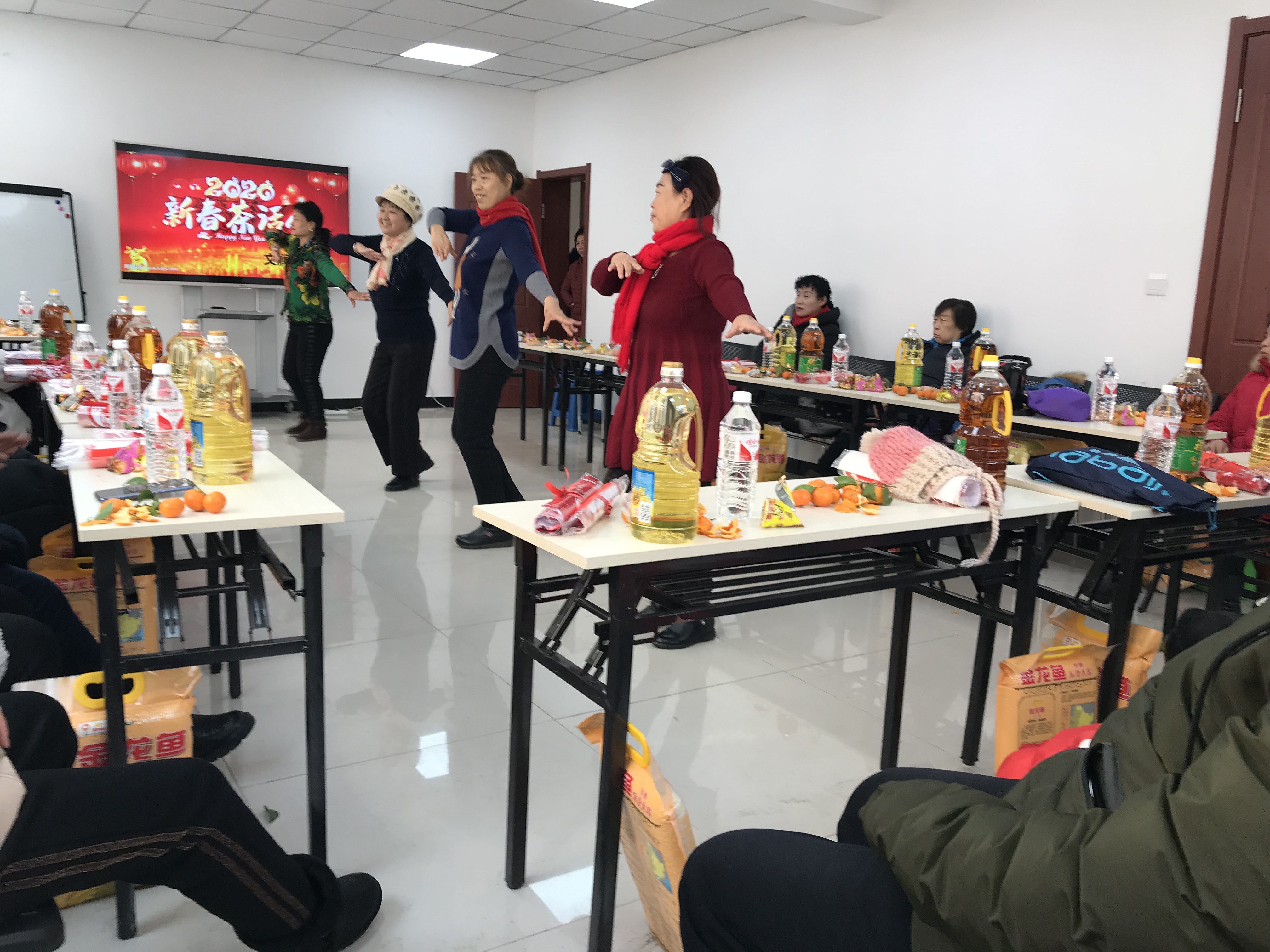 文澜苑社区开展新春茶话会