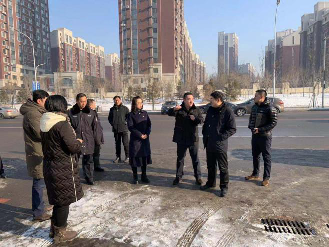 区领导到恒大江湾社区督导检查消防通道整治工作