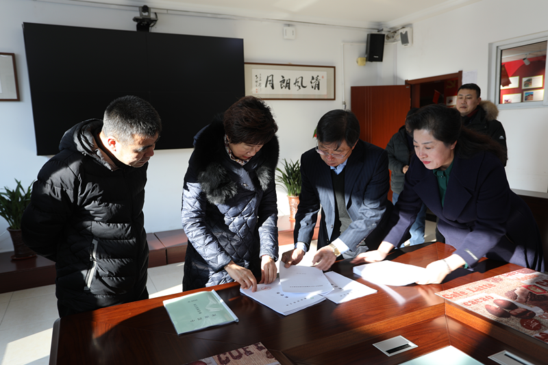 浑南区郑副区长向东到中小学校进行