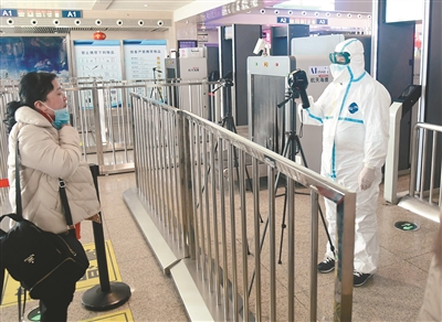 记者现场感受沈铁三站“防疫战”