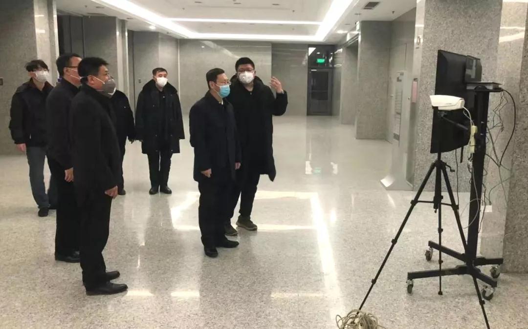 浑南区人民政府区长闫占峰检查机关企事业单位疫情防控工作