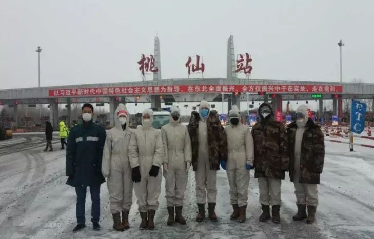 坚守战“疫”一线  风雪过后阳光灿