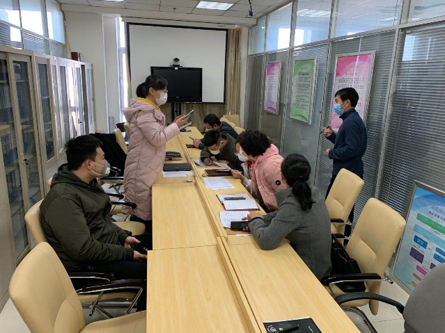 区统计局组织开展园区、街道统计交接培训工作