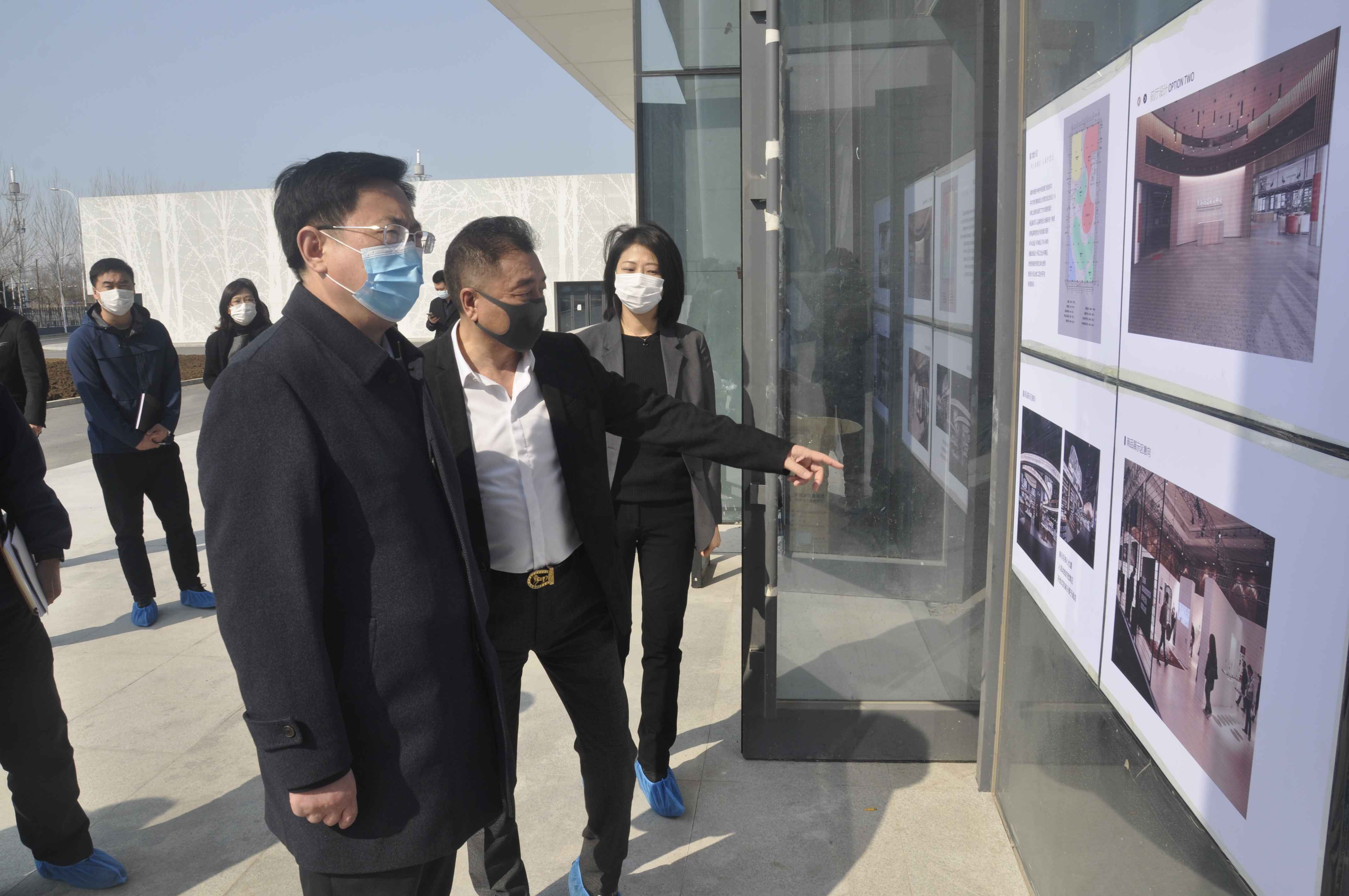 浑南区委书记单义到华狐(中国) 集团公司调研