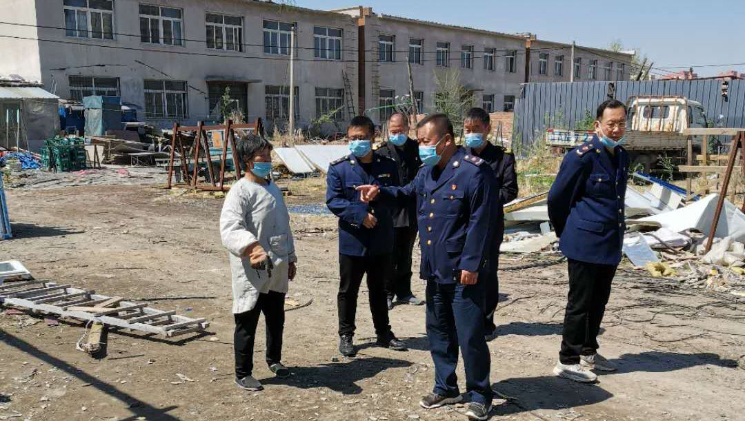 浑南区市场局迅速取缔非法木材市场