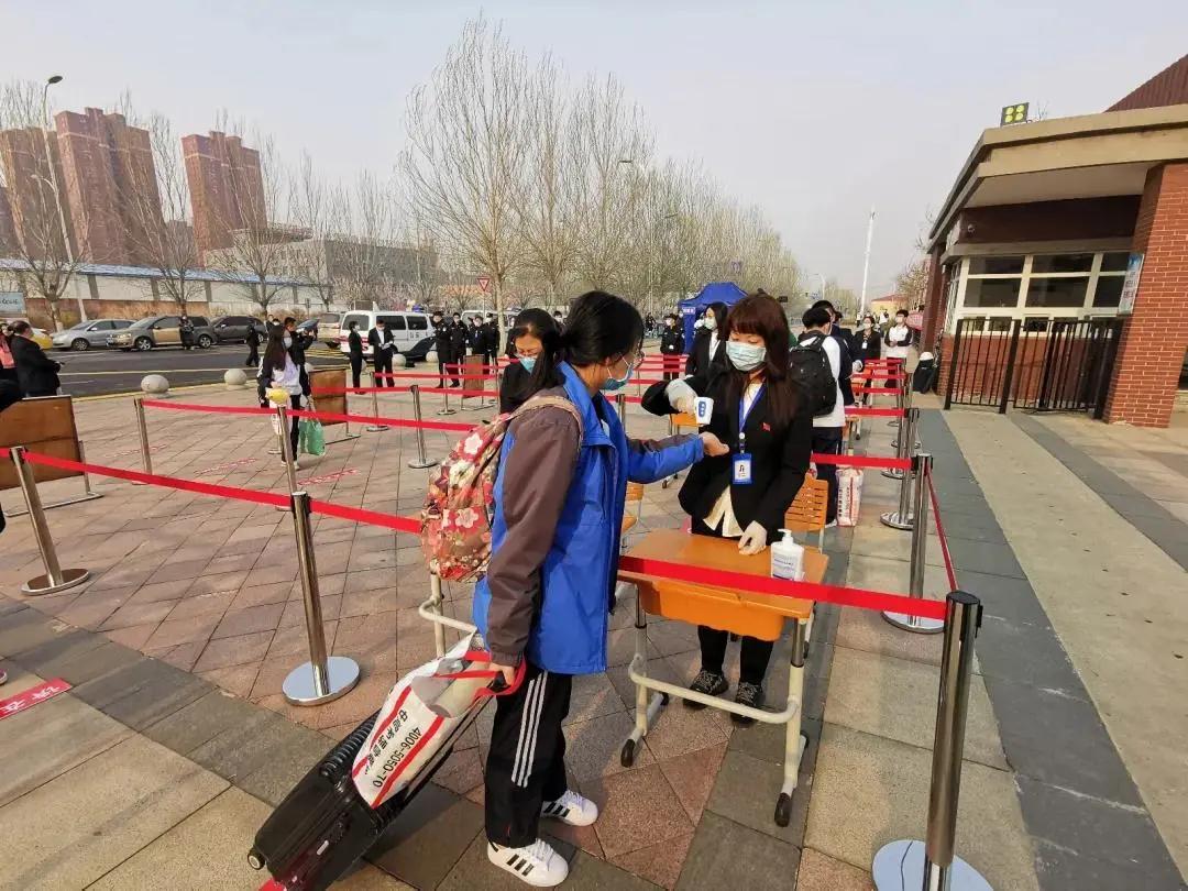 不负期望!千万只新松口罩守护祖国栋梁复学