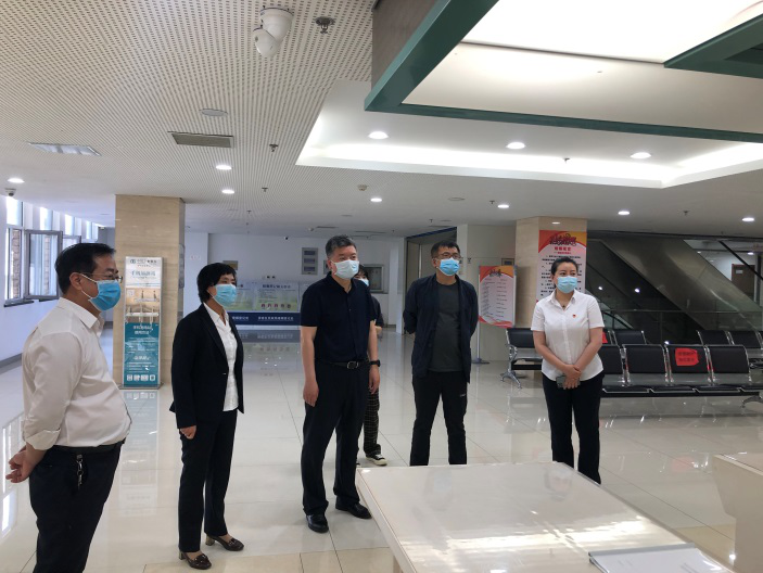 副区长王德军到区社会事务服务与行政执法中心调研检查创城工作