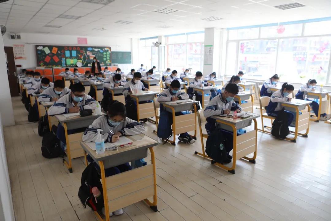 区教育局：实施精准化疫情防控推进教育高质量发展
