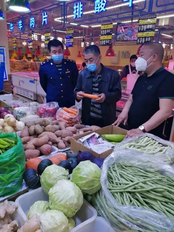 区市场局：开展“走进农贸市场、倡导诚信经营”活动