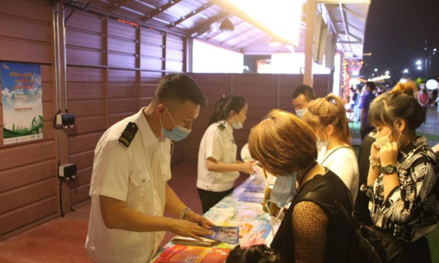 区应急管理局：“地摊式”宣传掀安全文化“热潮”