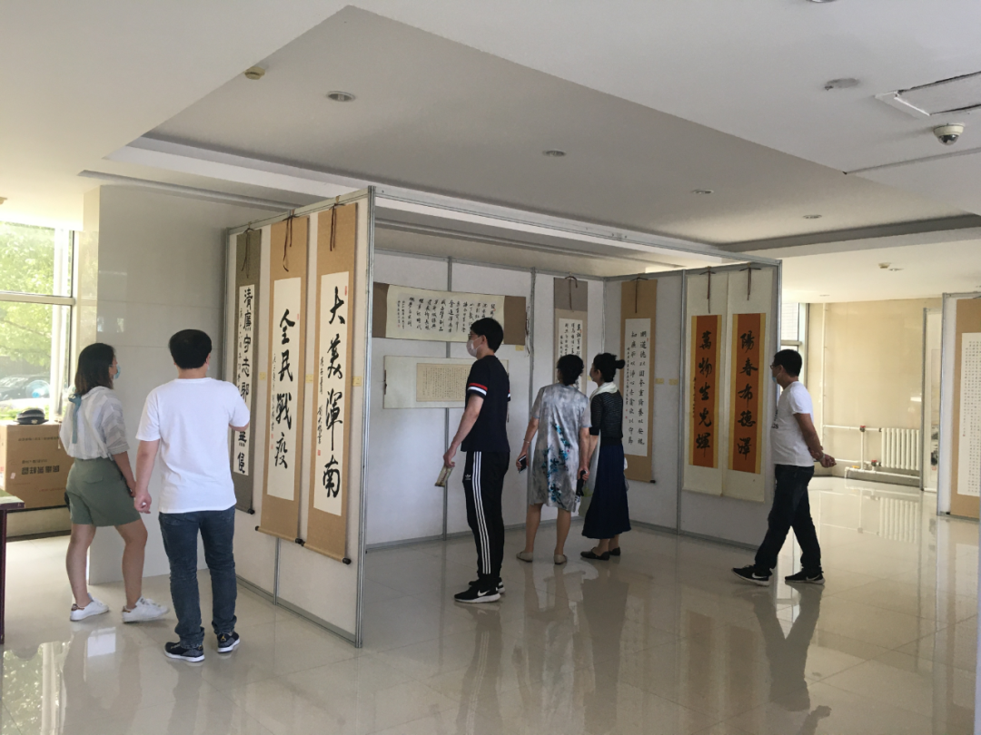 浑南区机关 “丹青溢彩绘浑南,翰墨凝香颂党恩” 书画摄影展开幕