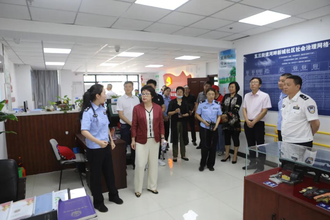 区政协委员视察我区公安分局工作