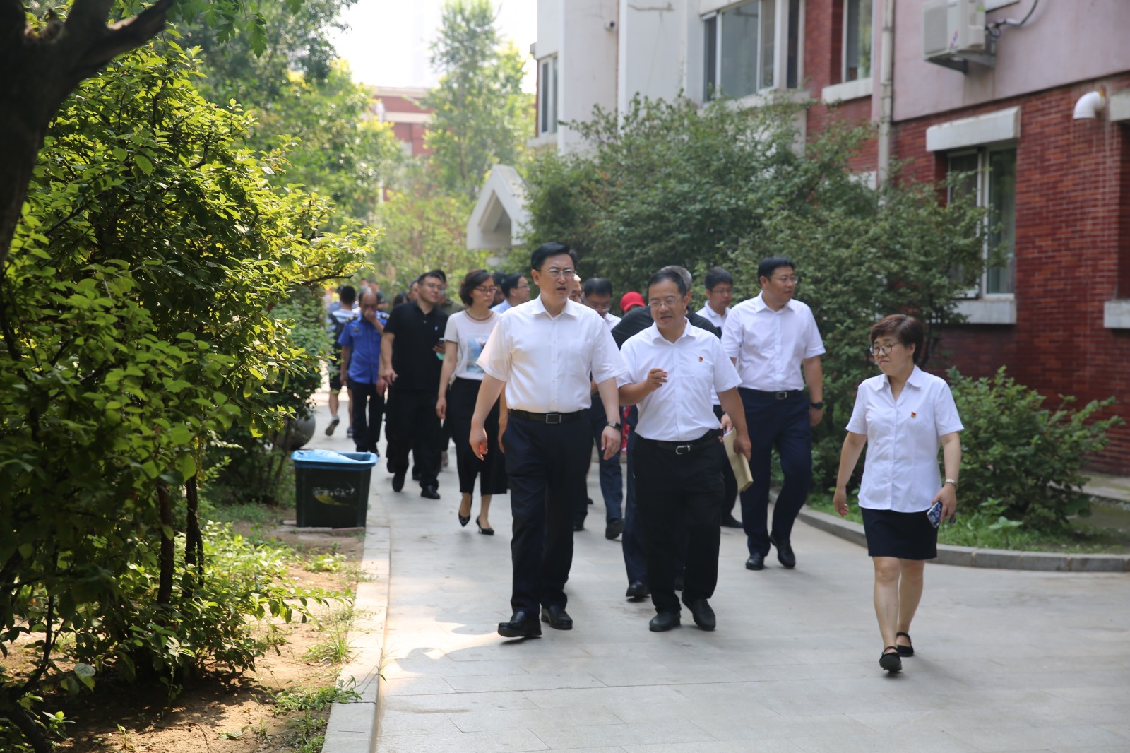 区委区政府主要领导调研创城工作