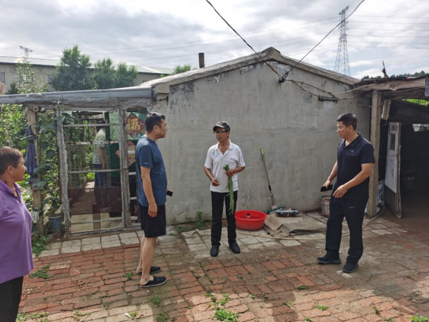 祝家街道开展汛期低保户险房再排查工作