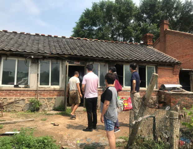 撑起政策的伞 护困难群众安全度汛——祝家街道推进低保户险房汛前维修工作