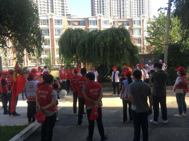 区纪委机关干部到五三街道开展创城义务劳动