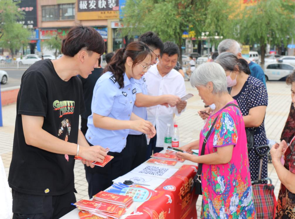 让民法典走到群众身边 走进群众心里——浑南区司法局走进浑河堡社区开展民...