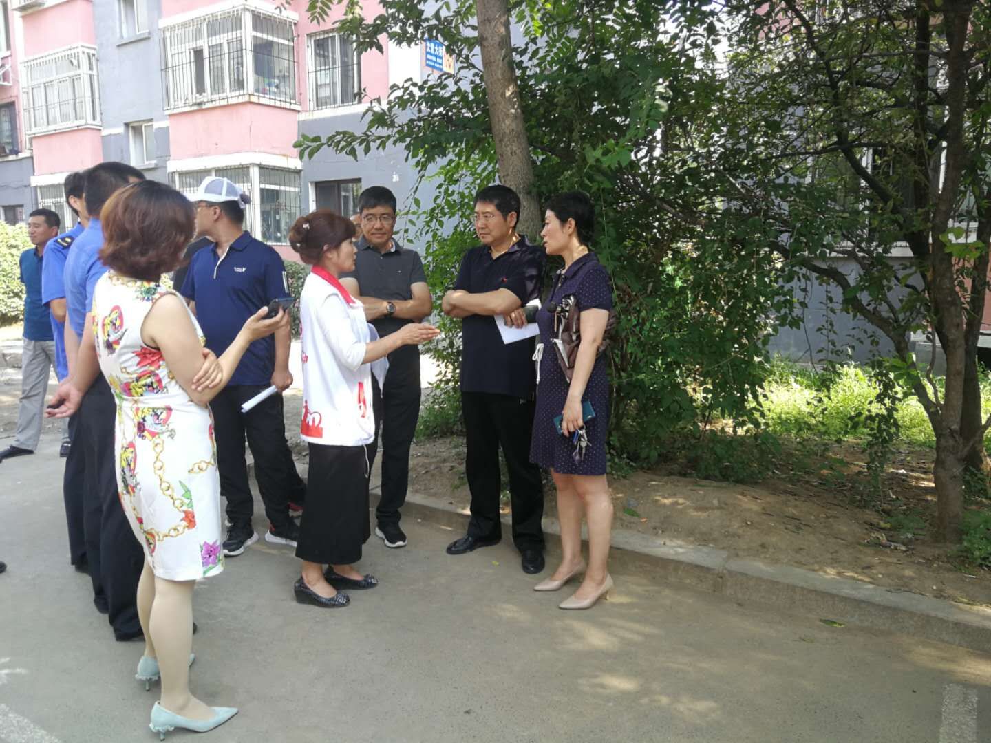 区委副书记黄宝昱到浑河站东街道调研创城工作