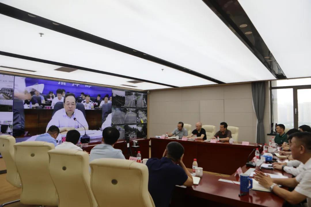 我区迅速落实省市防汛防台风工作视频会议精神，严密部署各项防御工作