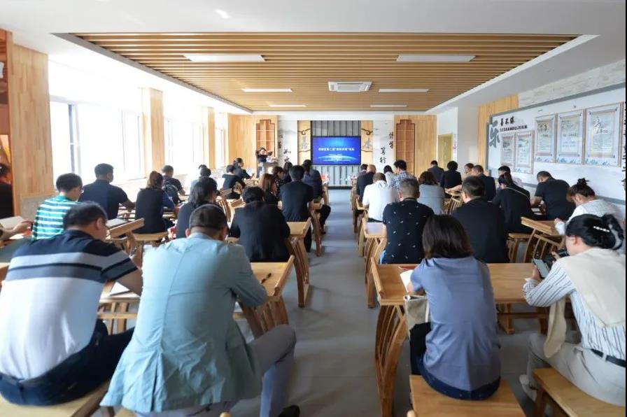 家校共育 家校共赢 我区举办第二届“家校共育”论坛活动