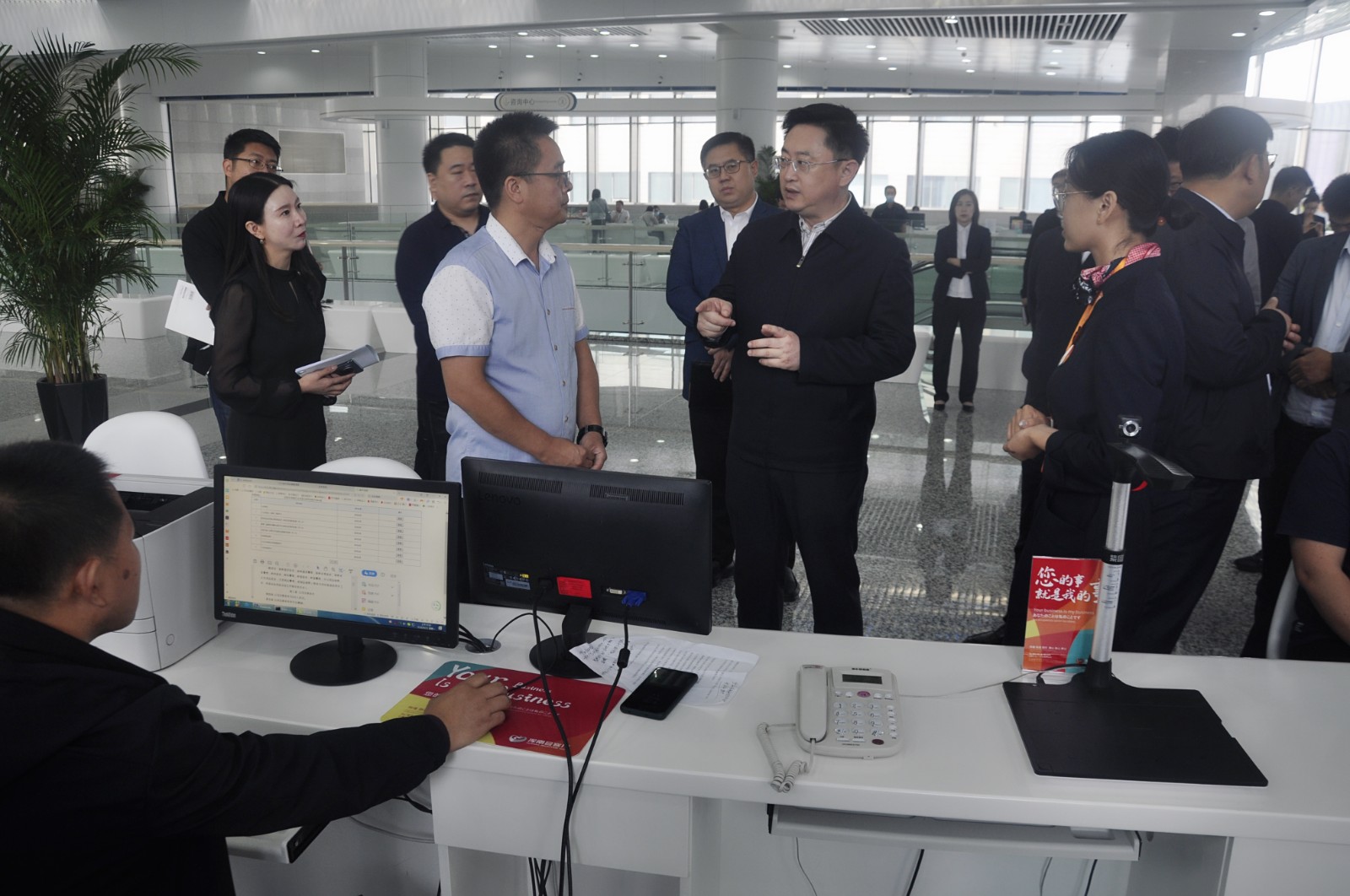 区委主要领导到浑南会客厅调研