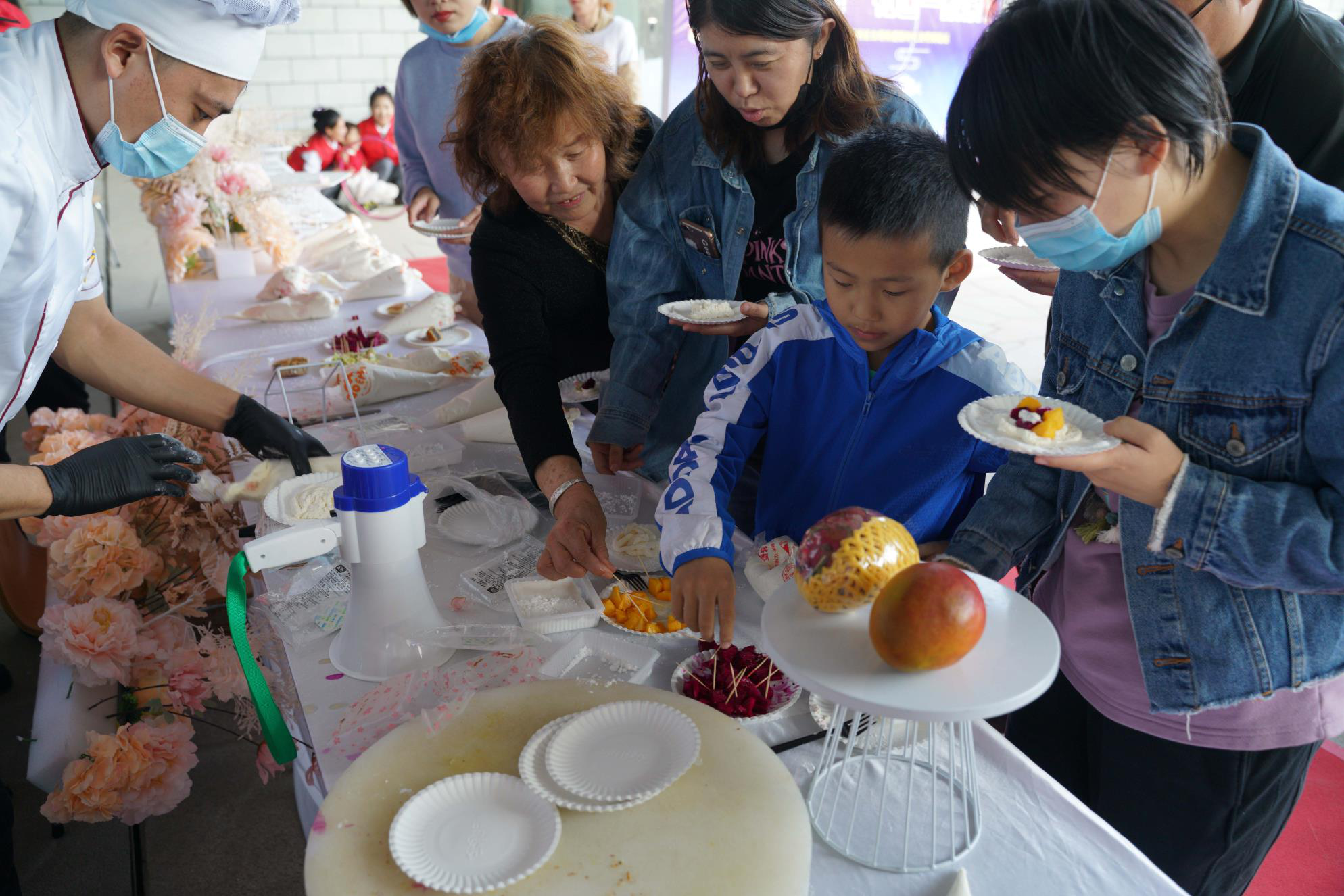 浑南区开展“中秋团圆日社区一家亲”中秋庆祝活动