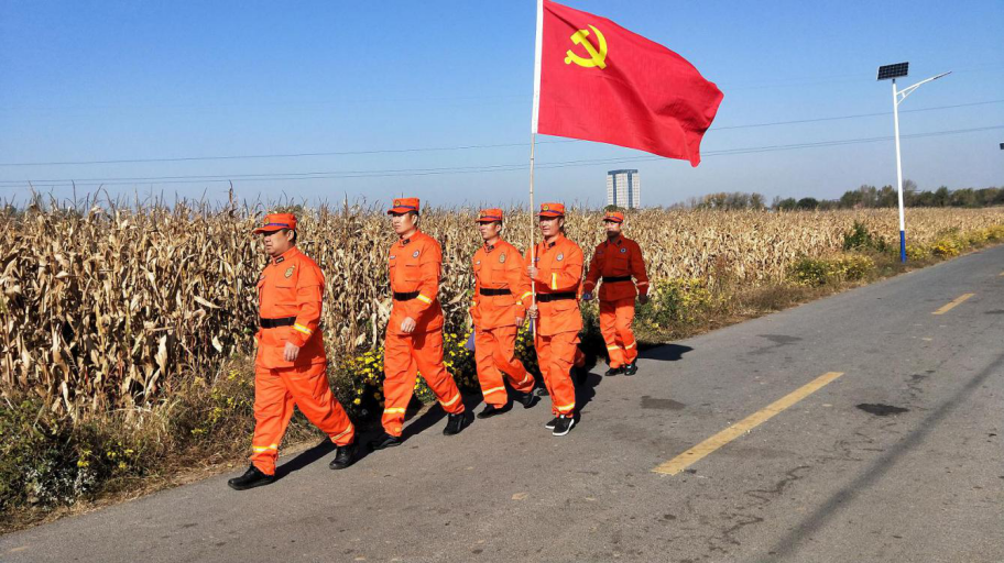 区森林消防大队开展“防火宣传 党员先行”活动