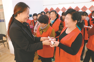 居民眼中攻坚克难的“铁娘子”