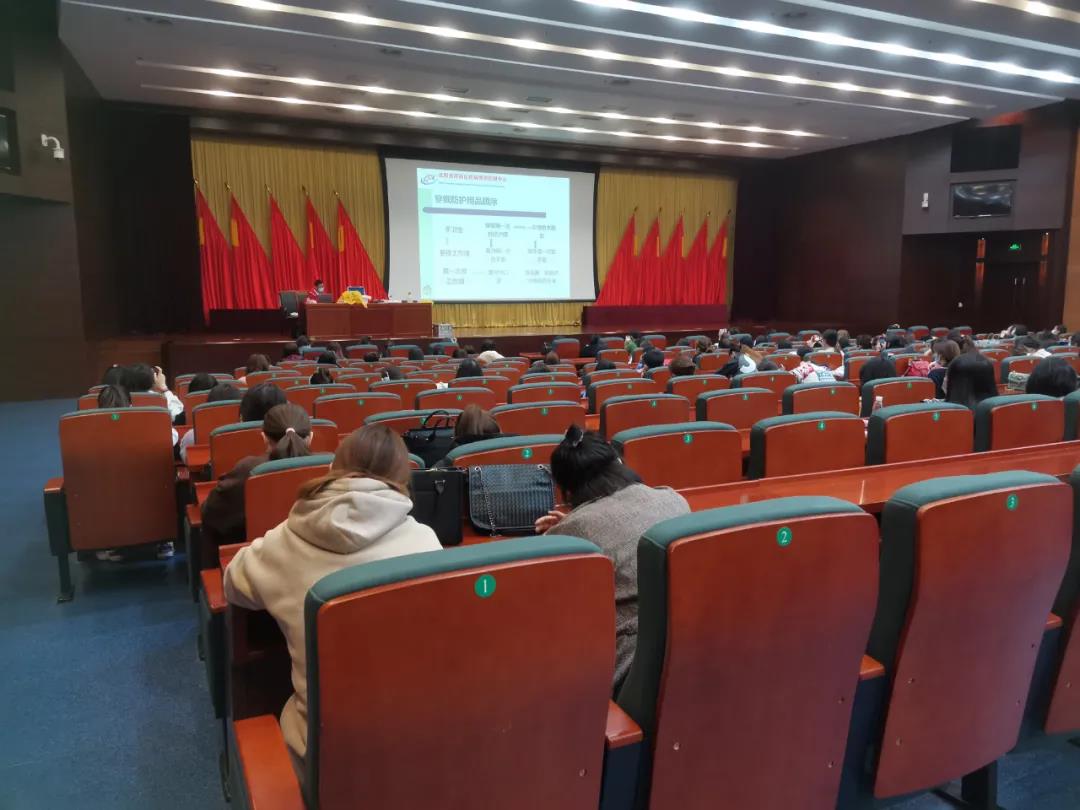 我区召开卫健系统核酸采样工作培训会