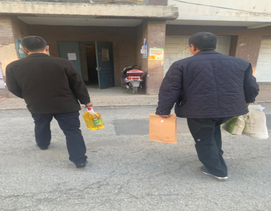 区卫健局开展“敬老月”慰问活动 情暖百岁老人