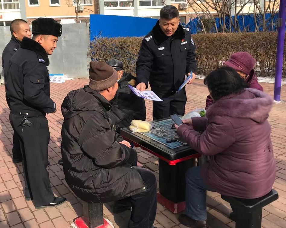 文华苑社区开展“文明交通 从我做起” 主题宣传文明实践活动