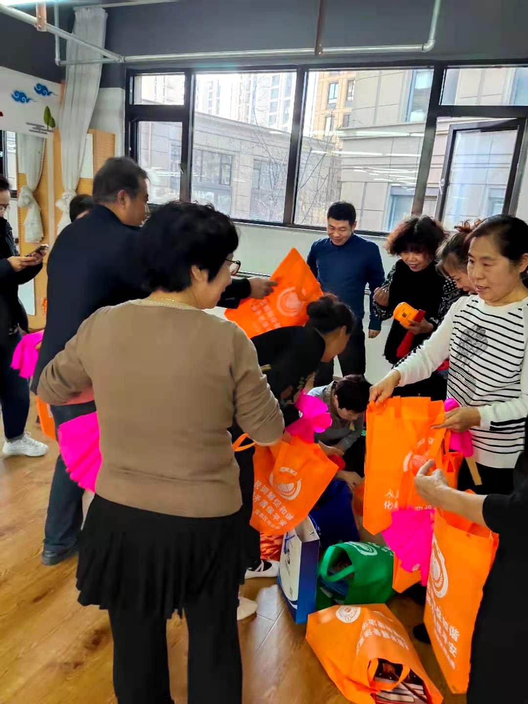 区司法局白塔司法所开展宪法宣传活动