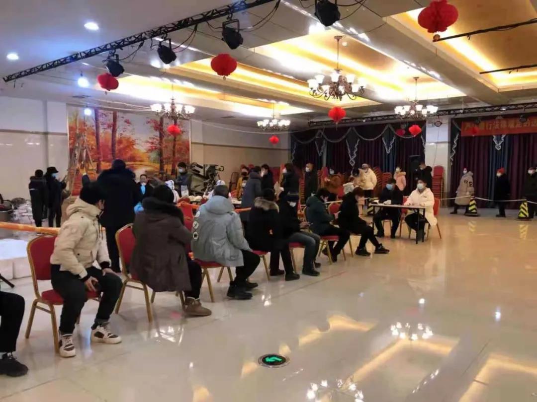 浑南核酸检测现场：居民在家“坐等”喊号 等候现场还有vip待遇