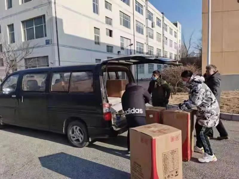 区政协委员为我区一线检测人员送去冬日“温暖”