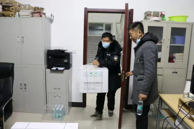 防疫志愿者：守护家园 义不容辞